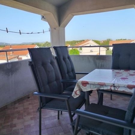 Apartman Kristina Sa Dvije Sobe Biograd Na Moru Bagian luar foto
